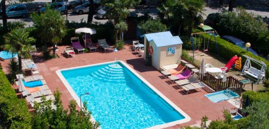 hotelgaudia it piscina 002