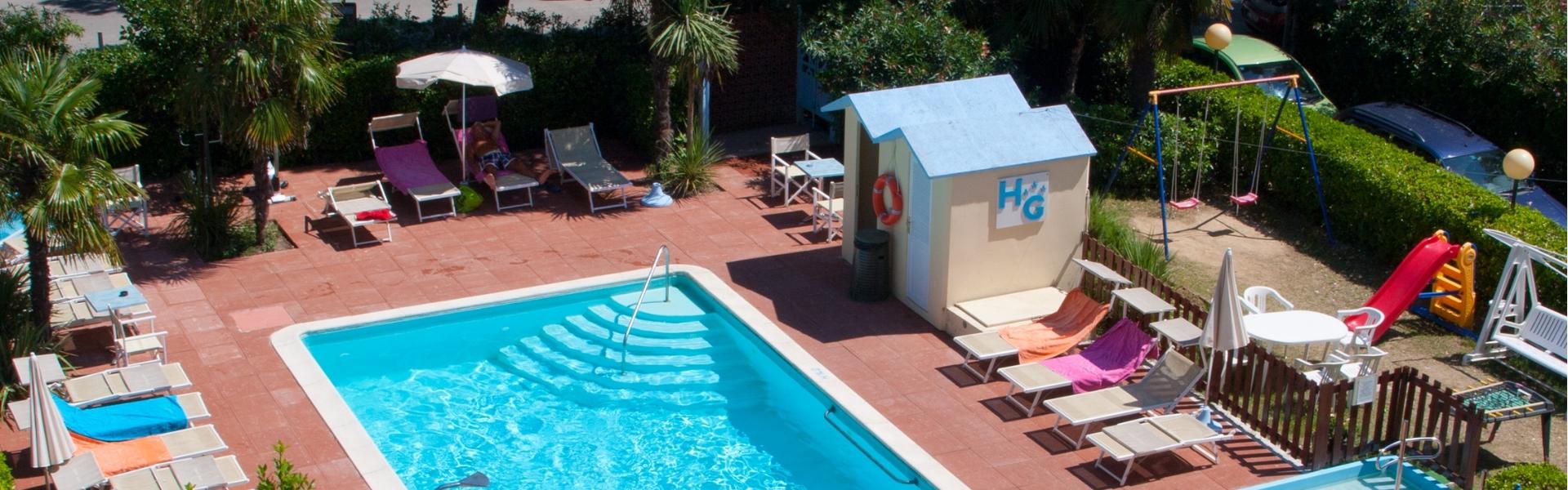 hotelgaudia en swimming-pool 011