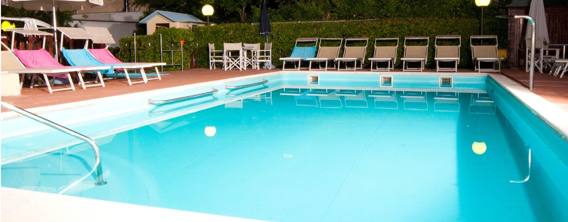 hotelgaudia en swimming-pool 013