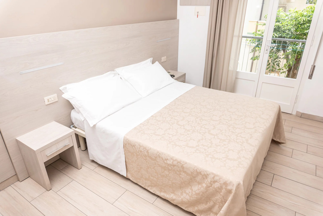 media.camera-tripla-gaudia-(1)